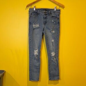 Fashion Nova Distressed Jeans Size 5/27‎